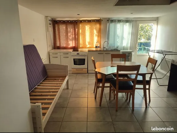 Maisonnette de 27 m² avec jardin - Maule - 650 /mois hors charges