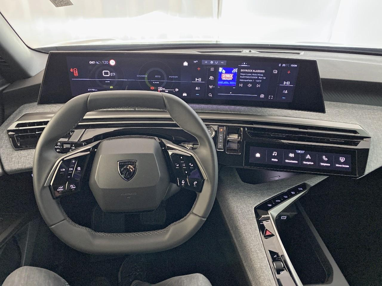Peugeot 5008 hybrid 145 ch e-dcs6 allure — photo 15