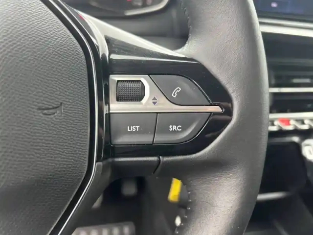 Peugeot 208 puretech 75 s&amp;s bvm5 — photo 40