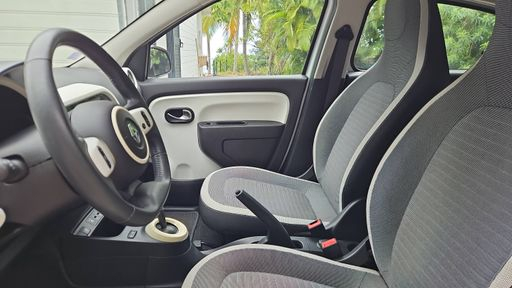 Renault Twingo E-Tech 81 22 kWh - Equilibre – 2022 – 33959 km – Électrique – Boîte Automatique — photo 21