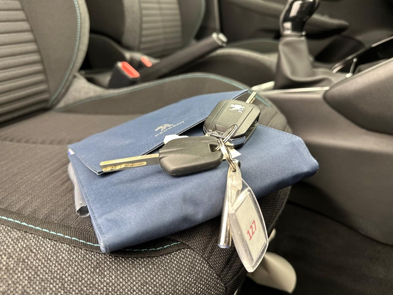 Peugeot 208 puretech 75 s&s bvm5 style — photo 32