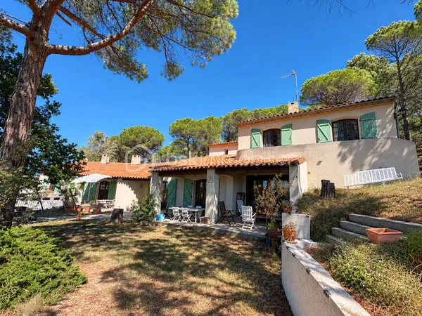 Maison 10 pièces 273 m²