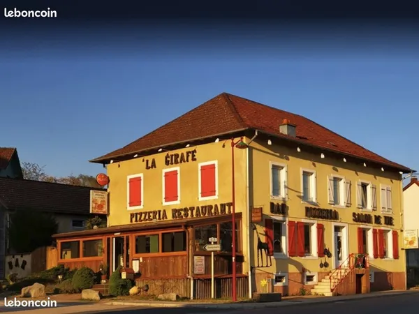 Restaurant pizzeria + licence IV à céder + logement de foction 4 chambres inclus, sans salarié