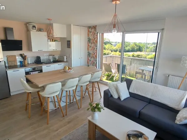 À vendre - T2 récent (2021) avec balcon, place de parking et cellier dans une résidence sécurisée - 