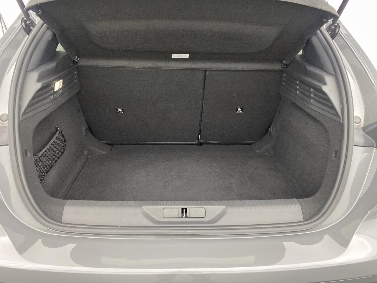 Peugeot 308 hybrid 145 e-dcs6 allure — photo 6