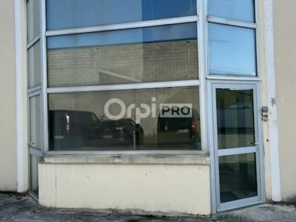 Bureau 600 m²