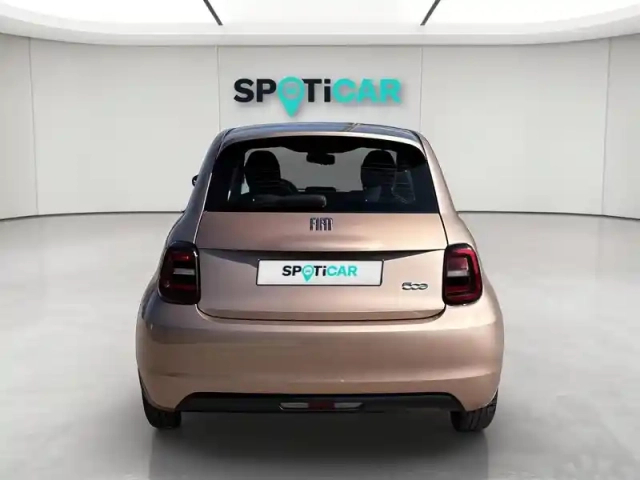 Fiat 500 e 95ch action — photo 4