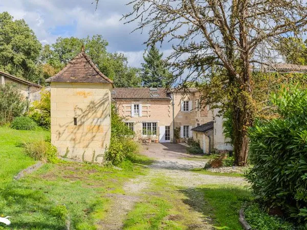 Maison 18 pièces 621 m²