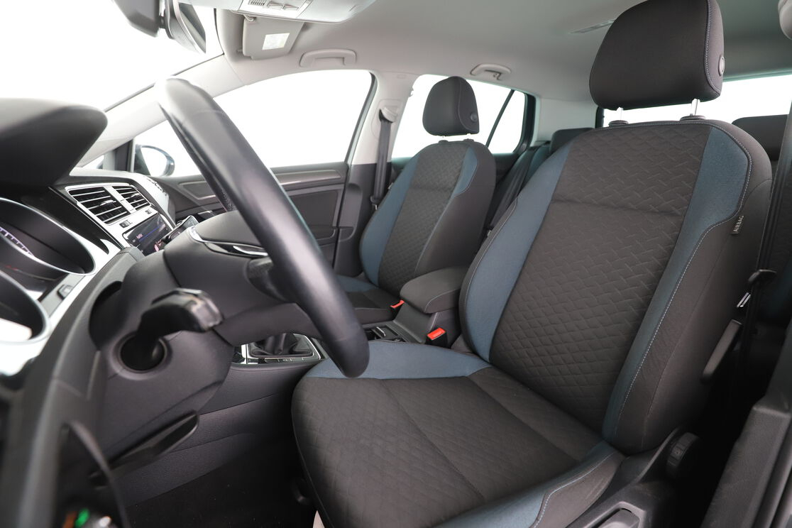 Volkswagen Golf VII 1.0 TSI IQ.Drive BV6 — photo 9
