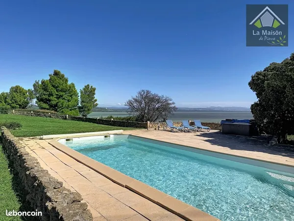 Propriété 5 pièces 194 m²