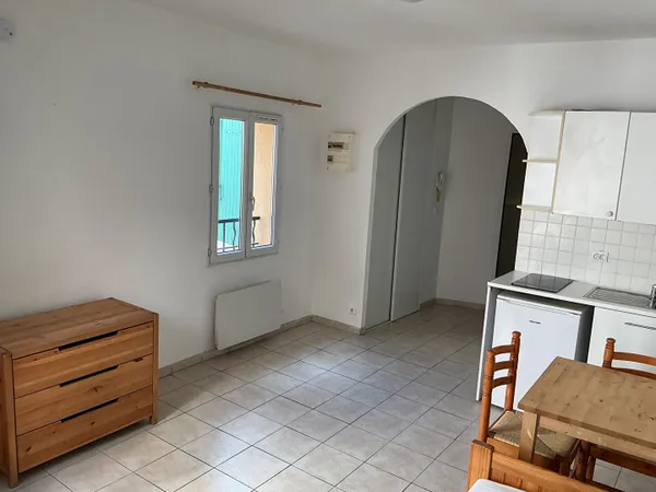 À LOUER ? STUDIO MEUBLÉ DE 20 m² ? CENTRE-VILLE DE GARDANNE
