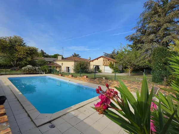 Maison 6 pièces 214 m²