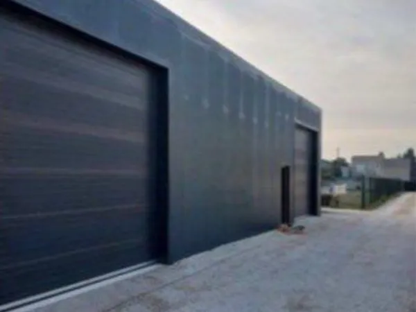 Local d’activité et entrepôt Location Saint-Saturnin-lès-Avignon 1p 167m² 1100€