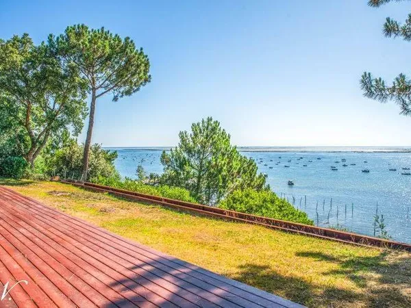 Maison 8 pièces 300 m²