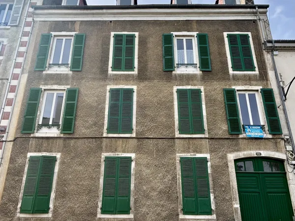 Bâtiment 272 m²