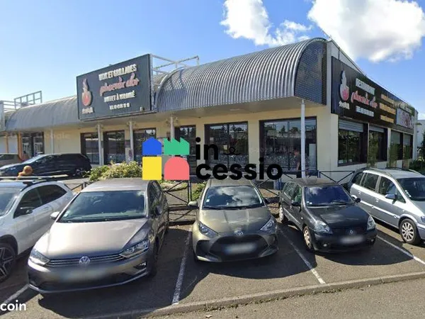 Local commercial 838 m²