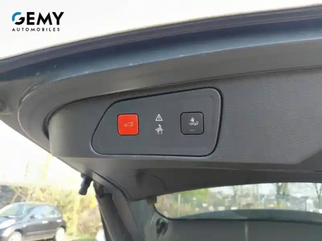 Peugeot 3008 puretech 130ch s&amp;s bvm6 — photo 12