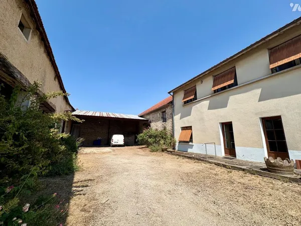 Vends maison de ville - 141.65 m² - 6 pièces, 4 chambres - Savigny-le-Sec 21380