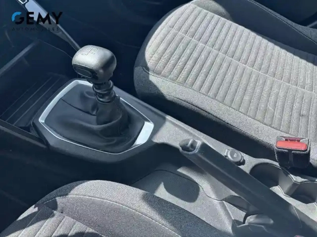 Peugeot 2008 puretech 100 s&amp;s bvm6 — photo 16