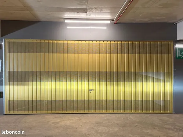 Garage double 24 m2 a louer