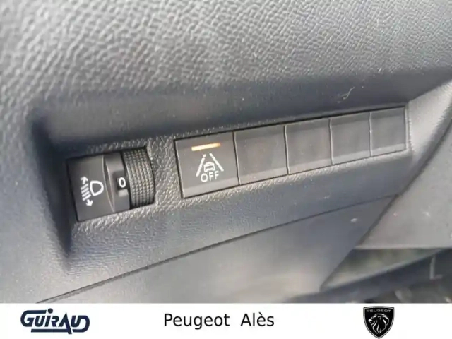 Peugeot 208 puretech 75 s&amp;s bvm5 — photo 17