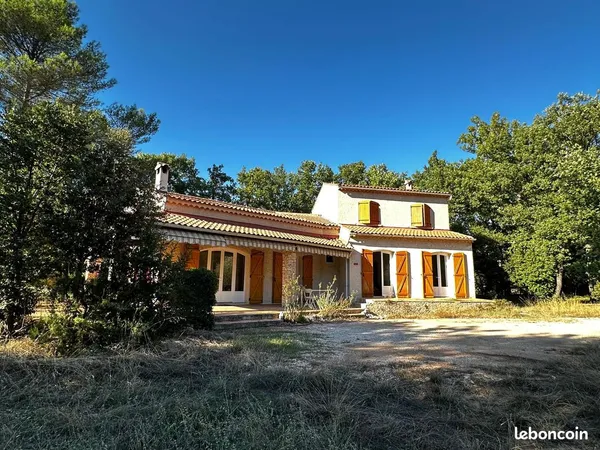 Maison 150 m² - 4 ch - terrain 1500 m² plat - centre village