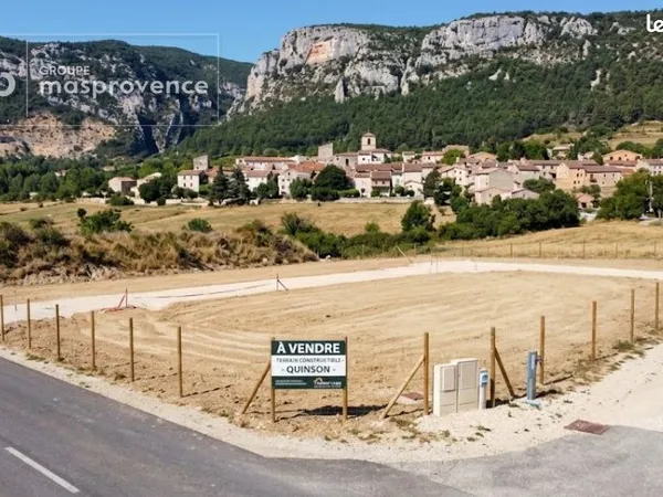 Terrain à bâtir de 642 m² à QUINSON (04)
