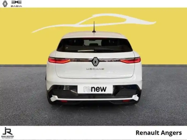 Renault Megane e-tech electric ev40 130ch equilibre standard charge — photo 4