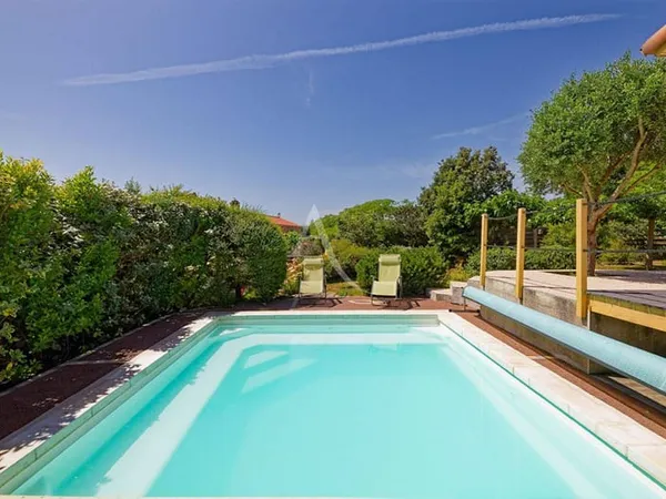 Maison 8 pièces 231 m²
