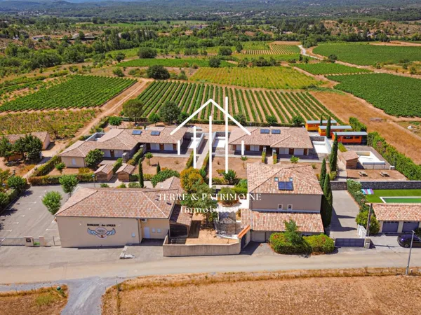 Maison 20 pièces 654 m²
