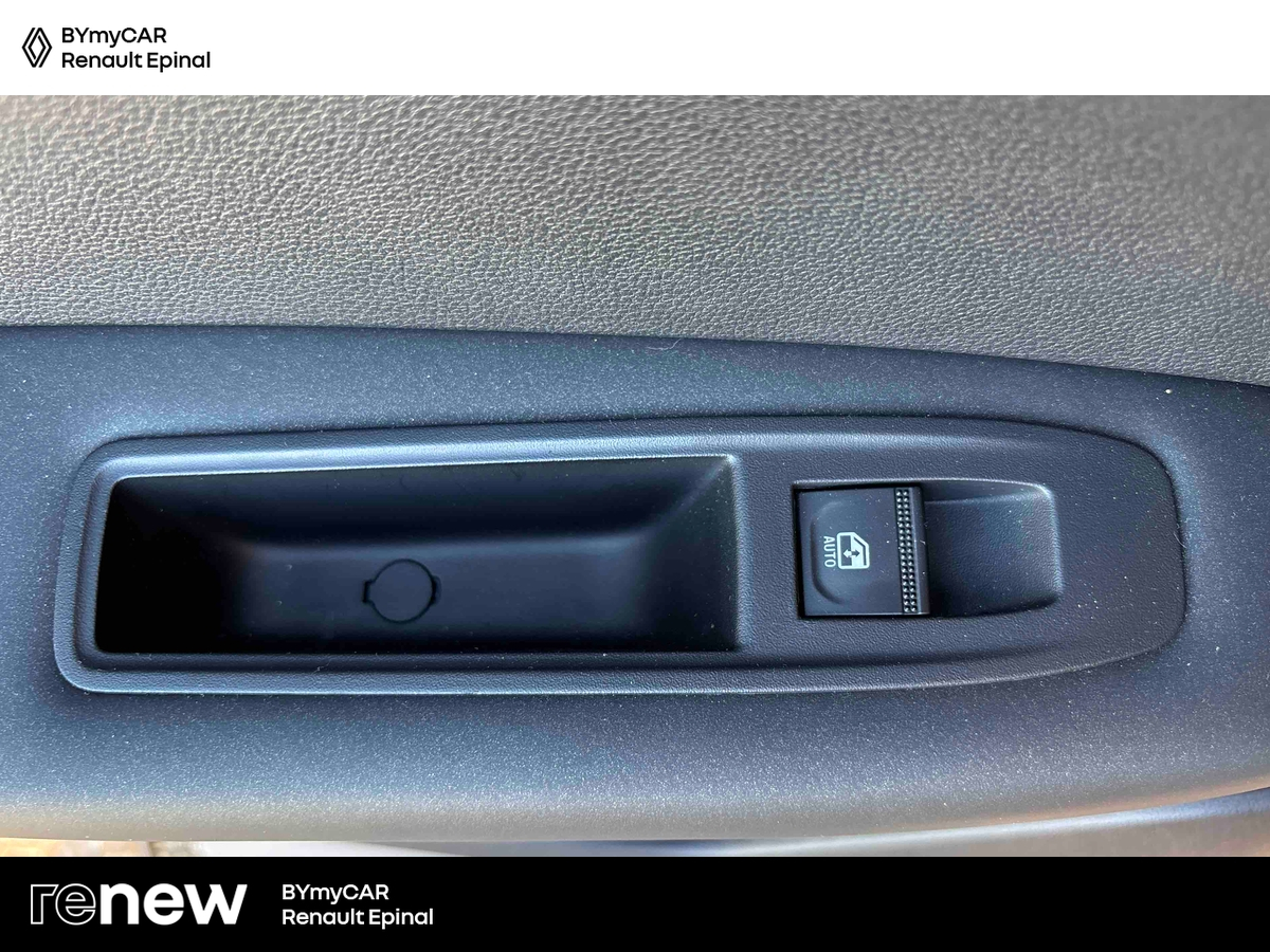 Renault Captur TCe 90 — photo 24