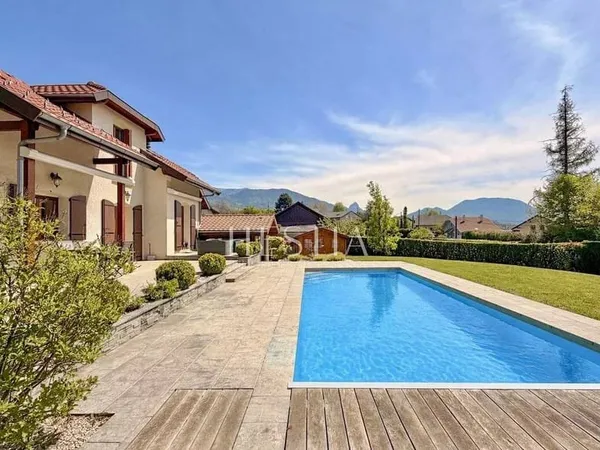 Maison 6 pièces 179 m²