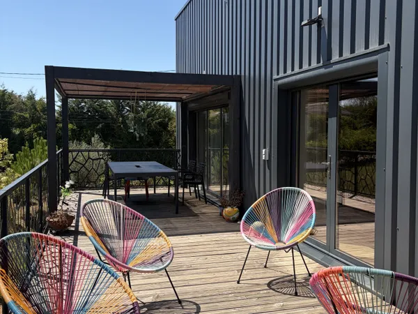 A LOUER Chasselay Magnifique Loft de 222 m2 (5 Ch.) + Stud