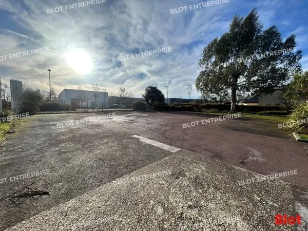 Entrepôt 600 m²