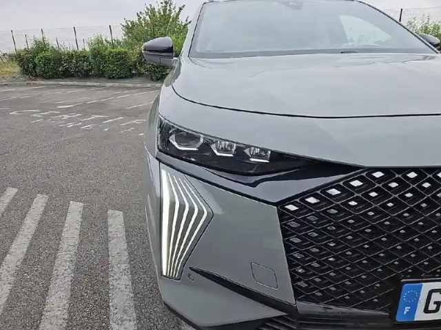 Ds Ds 7 hybride rechargeable e-tense 300 eat8 4x4 — photo 16