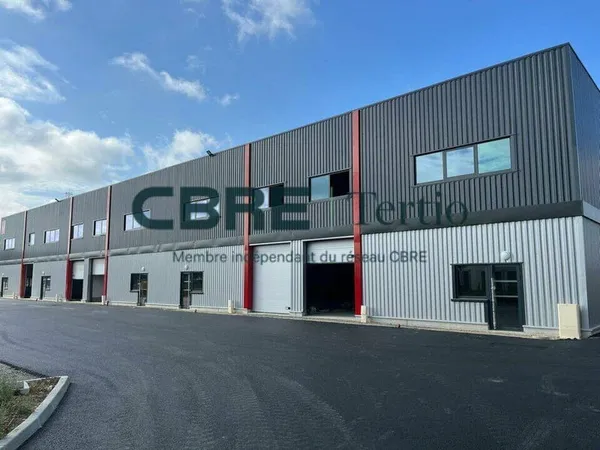 Local d'activité 373 m²