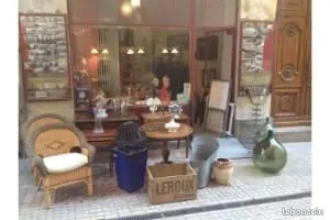 A louer local commercial sommieres 180m3 rue commercante centrale