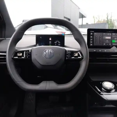 Mg Mg4 electric 51kwh - 125 kw 2wd — photo 6