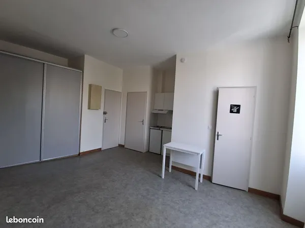 Studio 1 pièce 24 m²