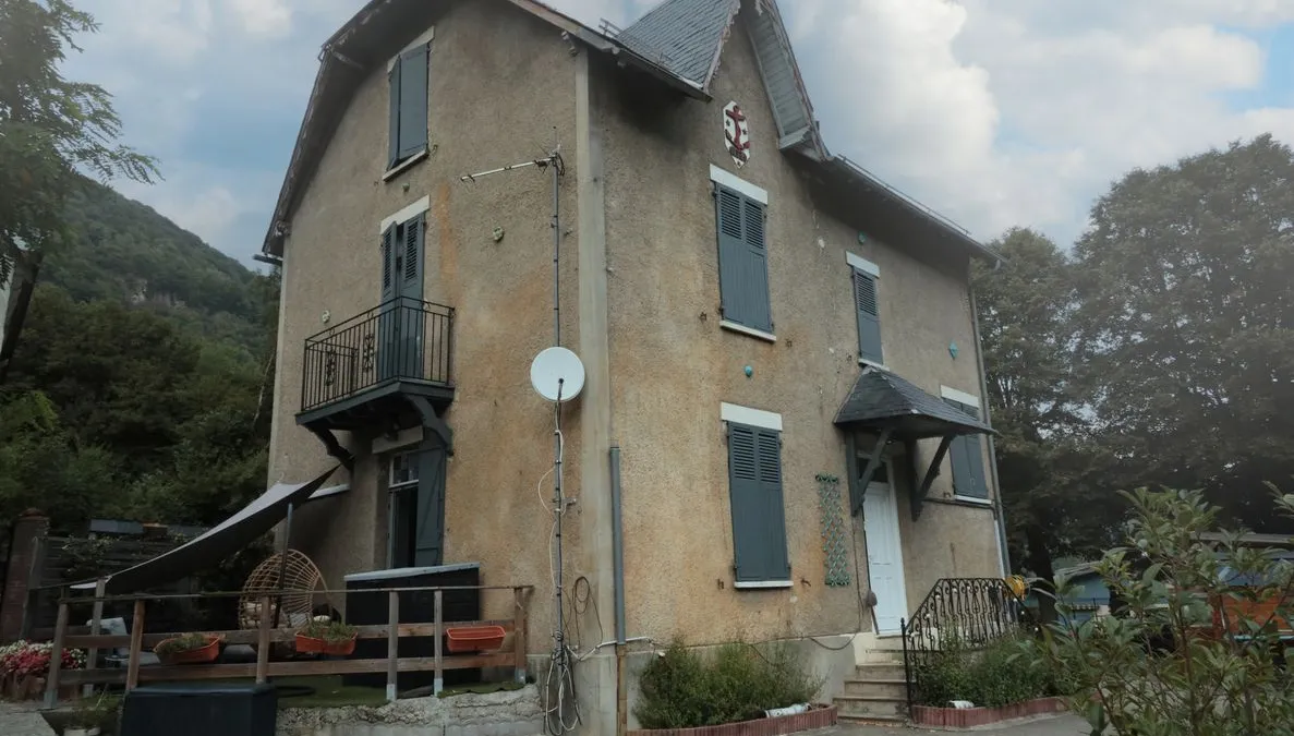 Photo 1