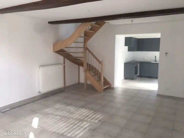 Loue Maison de ville T3