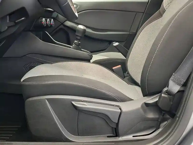 Renault Clio tce 90 — photo 27