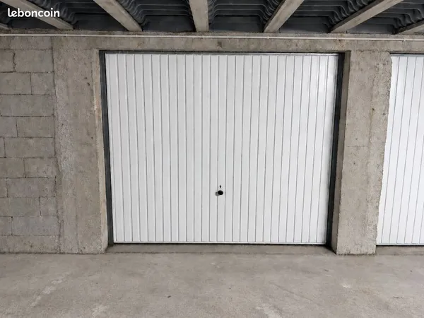 Grand box de 13.55 m² à louer
