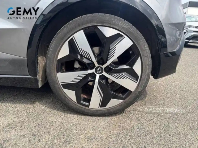 Renault Megane e-tech ev60 220 ch super charge — photo 11