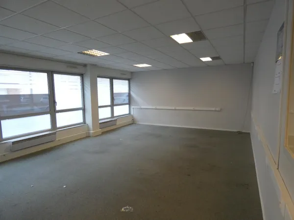 Local professionnel 200 m²