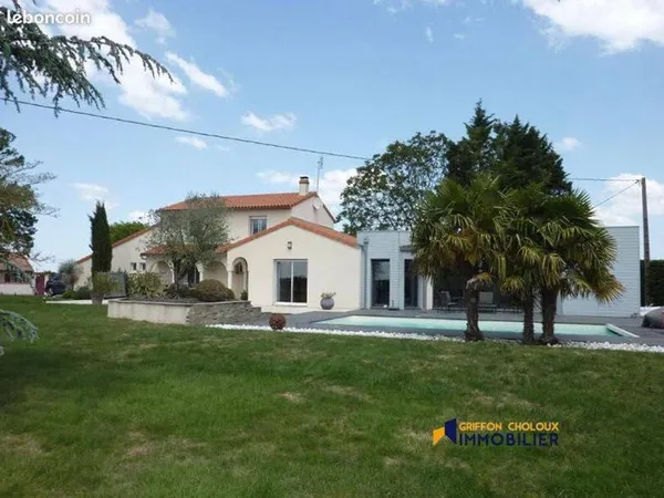 Maison 8 pièces 224 m²