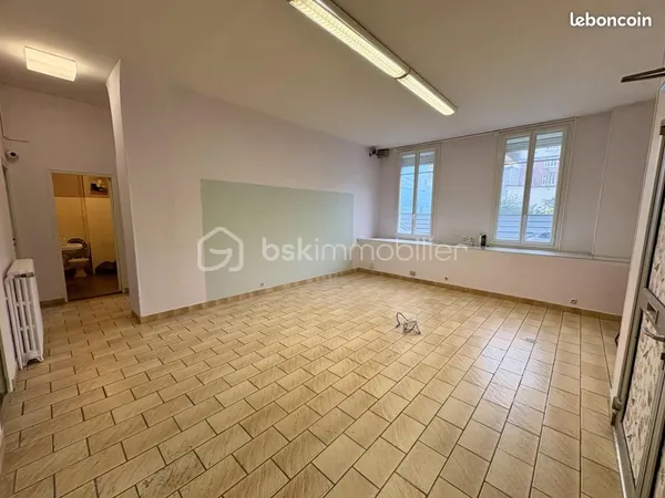 Bureau 81 m²