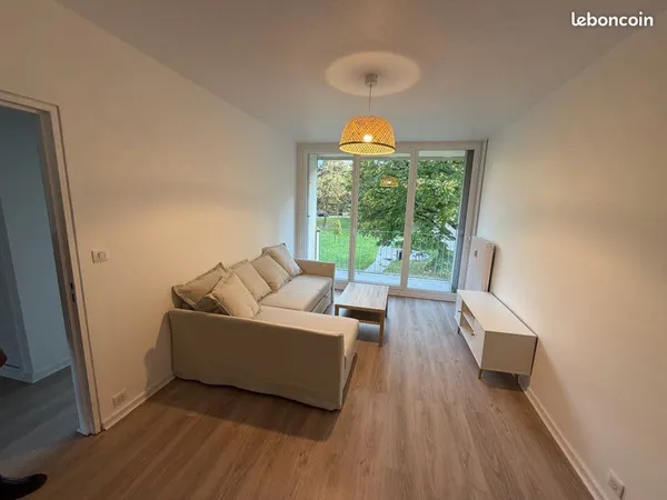 Appartement T3 64m2 traversant refait à neuf