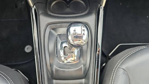 Peugeot 2008 1.2 PureTech 82 EAT6 - Active – 2017 – 151891 km – Essence – Boîte Automatique — photo 8