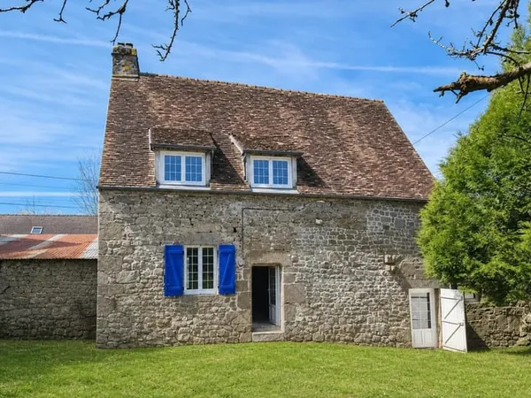 Maison historique de 180 m² à Magny-le-Désert